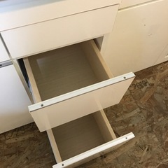 ジャングルジャングル貝塚店　レンジ台　白　ホワイト　引き出し　2ドア　高さ調節　中古　貝塚市　二色浜の画像