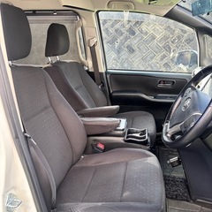 ヴォクシー　ハイブリッド　車体  の画像