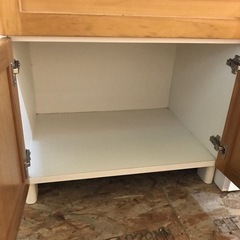 ジャングルジャングル貝塚店　レンジ台　白　茶色　木　木目　2ドア　引き出し　コンセント　中古　貝塚市　二色浜の画像