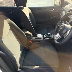 内外装キレイな令和2年式 日産リーフS 車検令和9年6月まで有ります♪の画像
