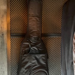 Grassroots ベースギター（レッド）ソフトケース付きの画像