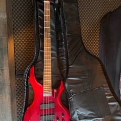 Grassroots ベースギター（レッド）ソフトケース付きの画像