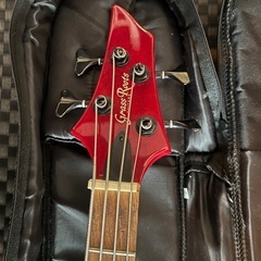 Grassroots ベースギター（レッド）ソフトケース付きの画像