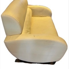 ニトリ2人掛けソファの画像