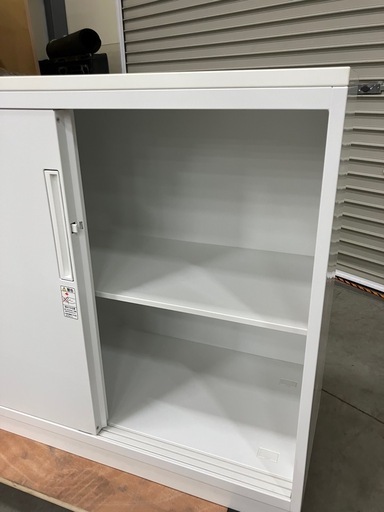 【来店歓迎】【OF-109】KOKUYO コクヨ ローキャビネット エディア 書引き違い書庫　棚 備品収納 鍵付き ホワイトスチール　