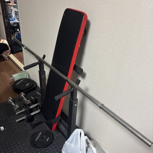 ベンチ、ダンベル、バーベル、プレート