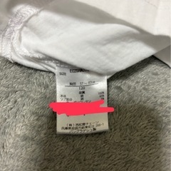 白のTシャツ 120の画像