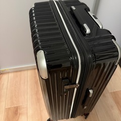 スーツケースの画像