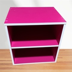 テーブルとボックス2点セットの画像