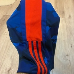 アディダス　キッズ服の画像