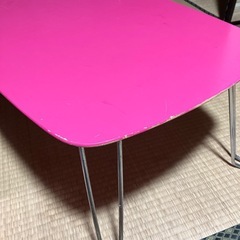 テーブルとボックス2点セットの画像