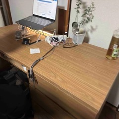 パソコンテーブルの画像