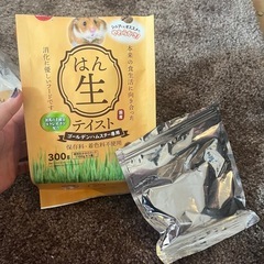 ハムスターのエサの画像