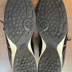 Umbro サッカーシューズ ブラック　24㎝の画像