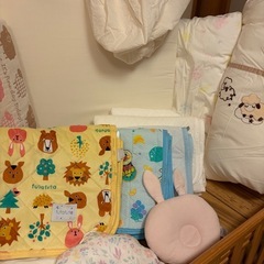 カトージ　KATOJI 木製ベビーベッド　掛け布団　マットレス　敷きパッド　枕　赤ちゃんの画像