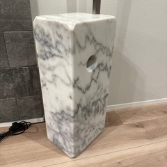 モダン照明の傑作！アルコランプ（リプロダクト品）大理石ベースの画像