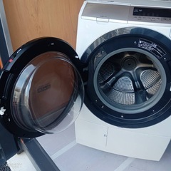 D107  送料設置無料    日立人気モデル　乾燥機能付き洗濯機　11㌔の画像