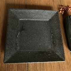 置物　皿、炭2個、石、造花　和風　消臭　インテリアの画像