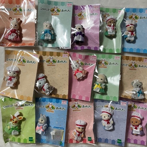【シルバニアファミリー】森のキッチン キッチン キッチンユニフォーム 赤ちゃん 赤ちゃんウエイトレス 赤ちゃんシェフ 14体セット
