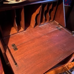 折りたたみデスクの画像