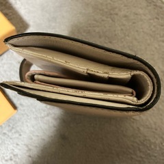 TODS コンパクトミニ二つ折り財布の画像