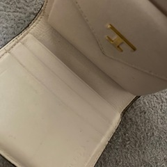 TODS コンパクトミニ二つ折り財布の画像