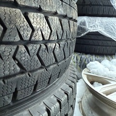 ハイエース　ホイールスタッドレスセット　の画像