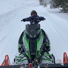 Arctic  catスノーモービルM8の画像