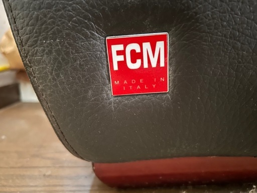 【受渡し先決定】ソファ  FCM付き レザー イタリア製