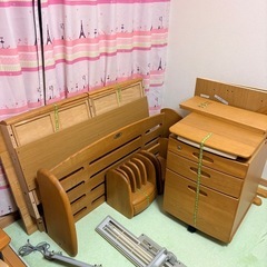 【イトーキ】天然木学習机セット（GP型）★電動鉛筆削り・ライト・ワゴン付きの画像