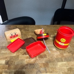 アンパンマンお弁当箱、水筒セットの画像