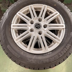 24年製 DUNLOP スタッドレスタイヤ 195/65R15 バリ溝❗️ナット付の画像