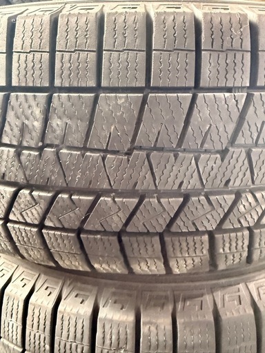 24年製 DUNLOP スタッドレスタイヤ 195/65R15 バリ溝❗️ナット付