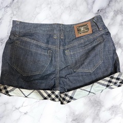 Burberry Blue Label ショートパンツ ダークデニムの画像