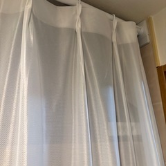 突っ張り棒とカーテンセットの画像