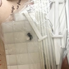 無料 スチール ハンガーラック 2つ服をかける所あります！＆解体済み洗濯ラック  ランドリーラックの画像