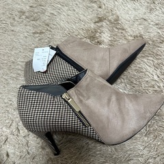 新品　タグ付DidiLuna パンプスの画像