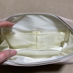 メイクポーチ　大容量　自立　ベージュの画像