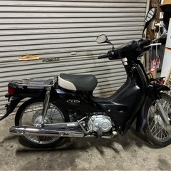 AA04　スーパーカブ50 カブ　50cc スーパーカブ　低走行　ワンオーナー　ほぼ新車！？　FI 通勤　通学　フルノーマルの画像