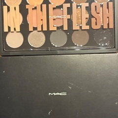 MAC 15色アイシャドウパレットの画像