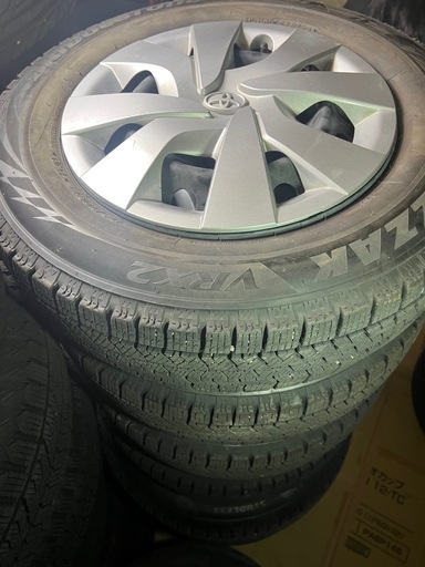 175/70r14 スタッドレスタイヤ bridgestone VRX 34週21年製と純正トヨタホイール4本セット