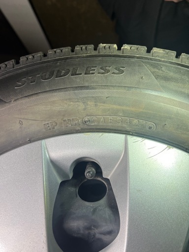 175/70r14 スタッドレスタイヤ bridgestone VRX 34週21年製と純正トヨタホイール4本セット
