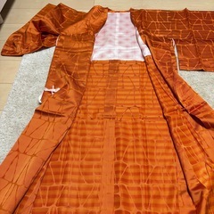 オレンジ色 羽織 着物の画像