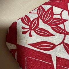 赤と白の花柄 羽織 着物の画像