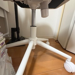 椅子 白 勉強椅子の画像