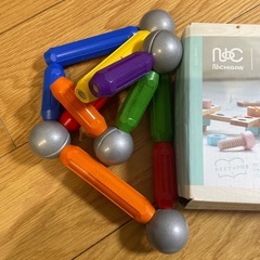 木のおもちゃ、磁石のおもちゃの画像