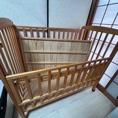 ベビーベッドの画像
