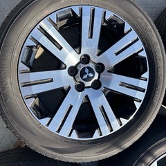 デリカD5の純正ホイール、タイヤの画像