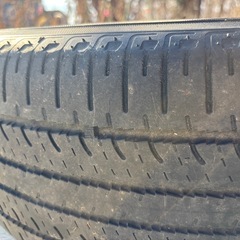 デリカD5の純正ホイール、タイヤの画像