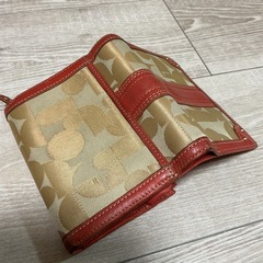 ELLEレディース二つ折りサイフの画像